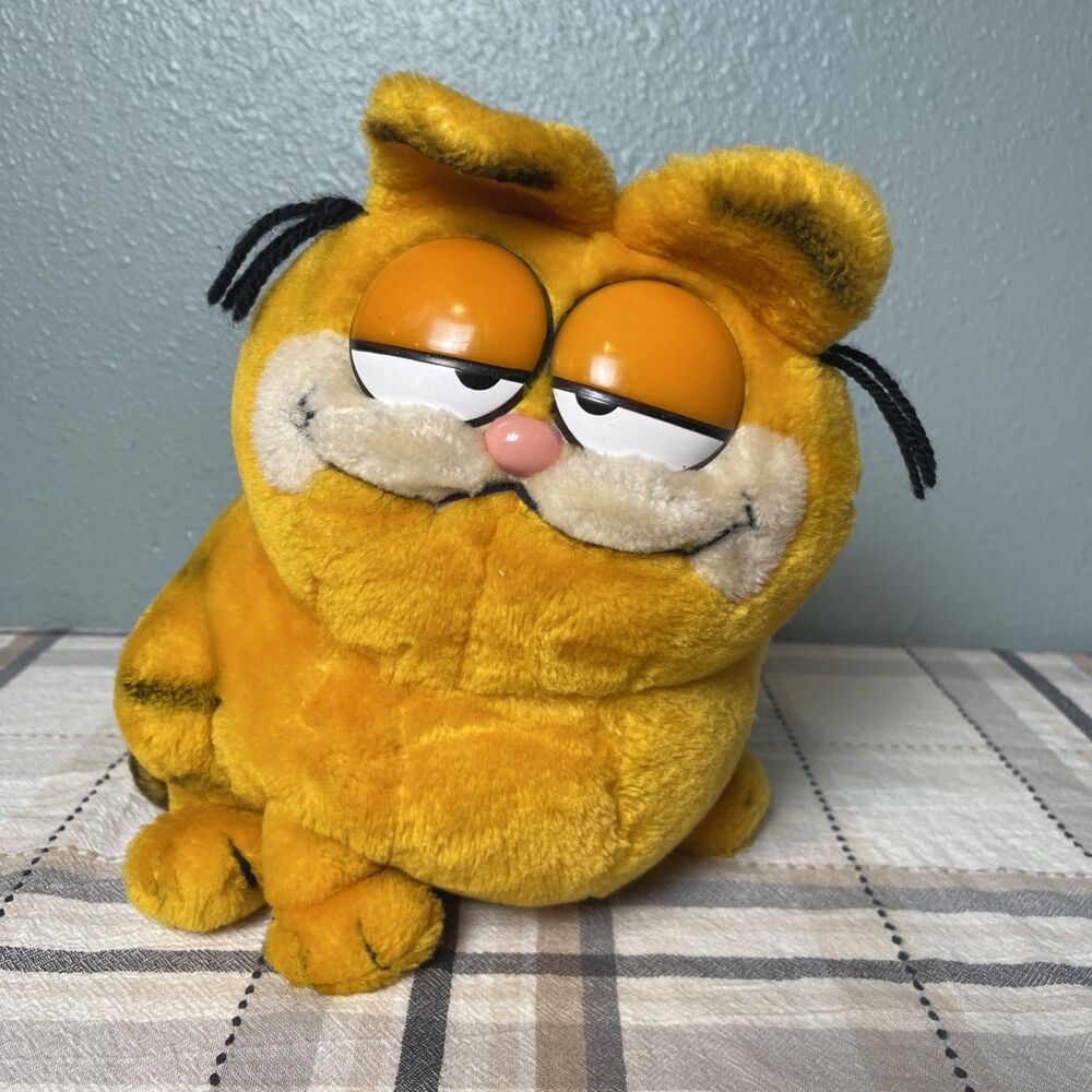 Vintage 1981 Dakin Garfield Sitting Fat Cat Stuffed Retro Cartoon Plush Toy 9”
